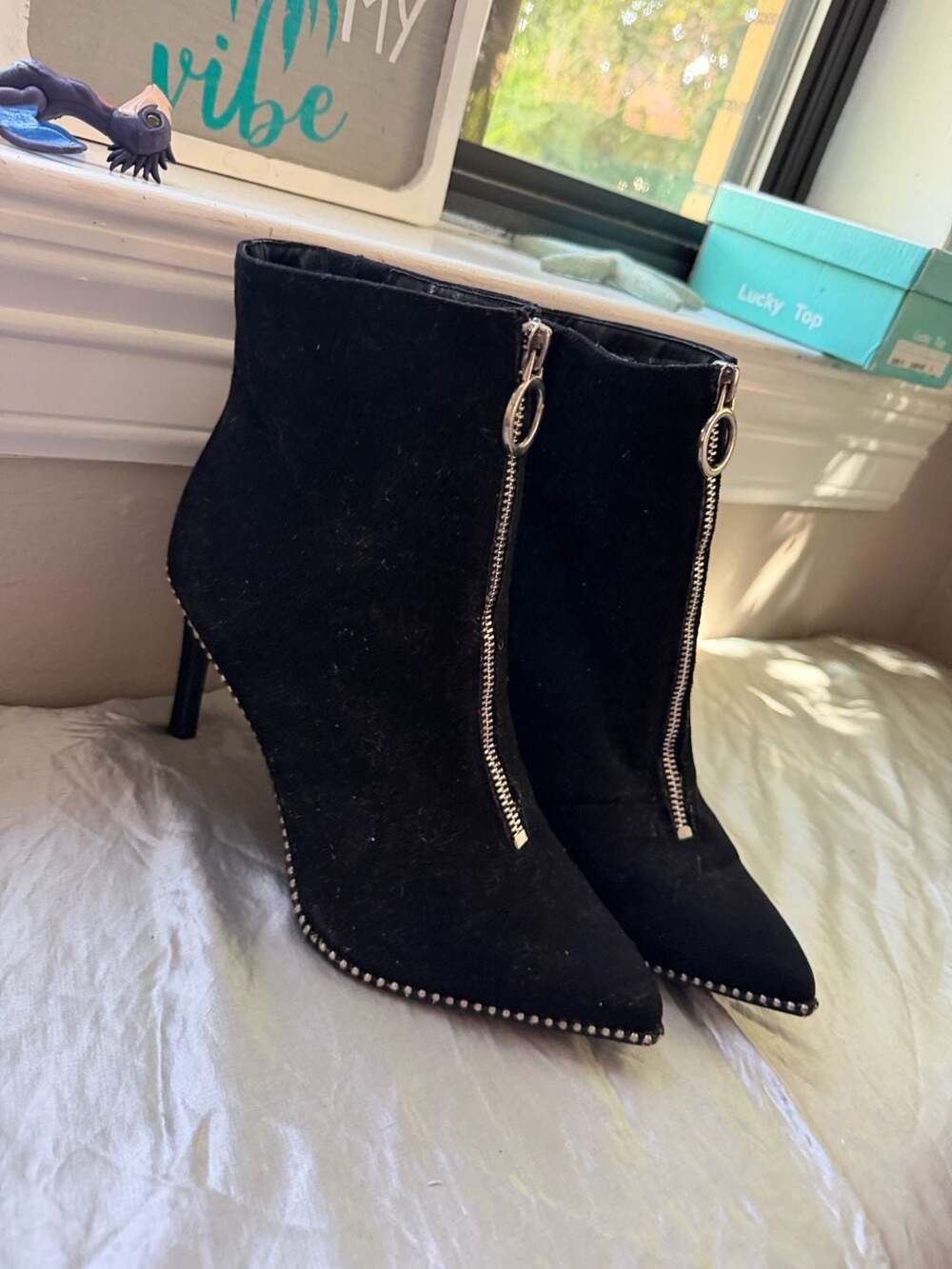 Bar III Brigetf Black Faux Suede Front-Zip Studded Ankle Booties Size 8.5M